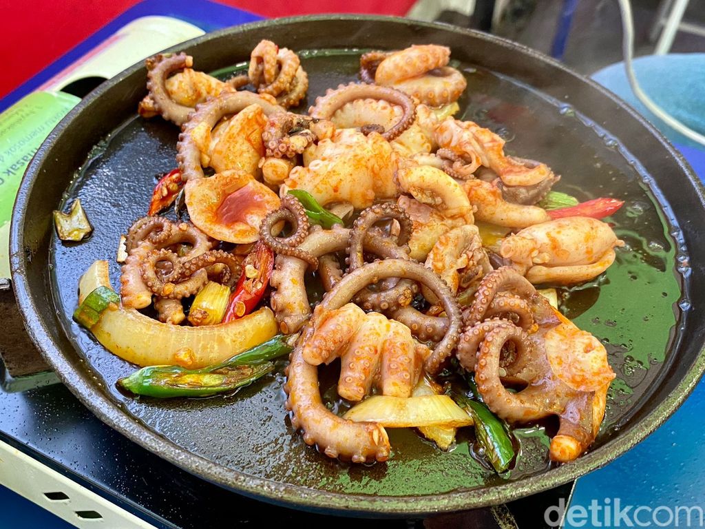 Nolda Pocha, warung makan tenda kaki lima Korea di Bintaro