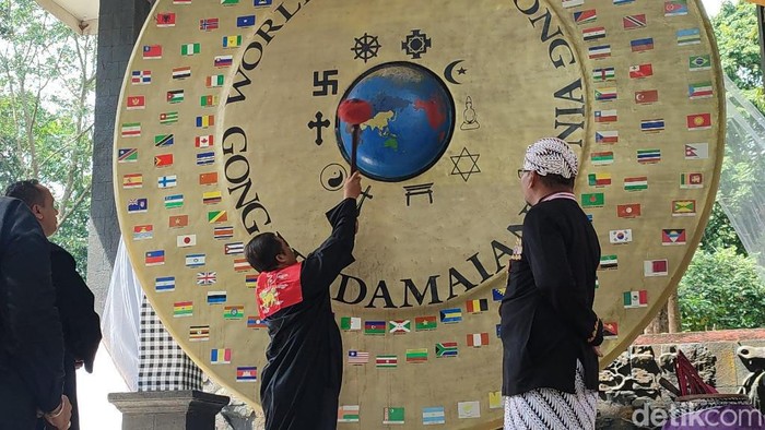 Gong Perdamaian Dunia di Ciamis