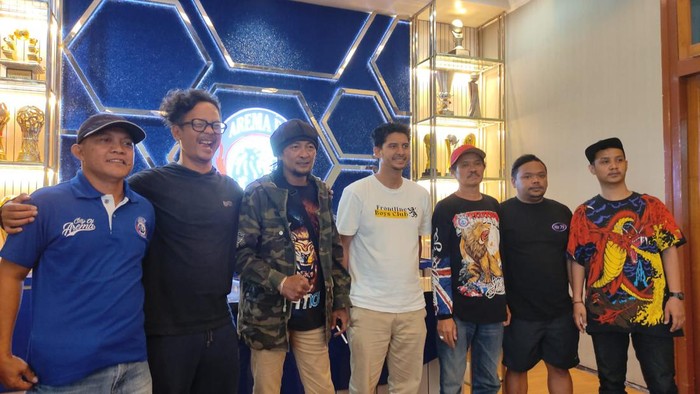 Perwakilan Bobotoh disambut Aremania di Malang