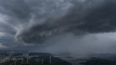 Potret Amukan Awan Badai yang Bikin Merinding