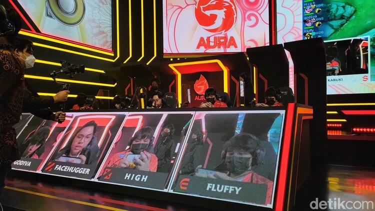 Potret Keseruan Nonton Langsung MPL ID S10 di MPL Arena