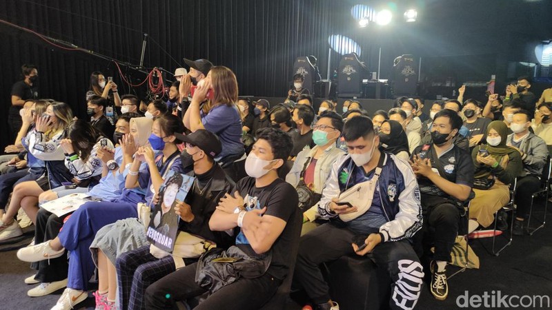 Potret Keseruan Nonton Langsung MPL ID S10 di MPL Arena