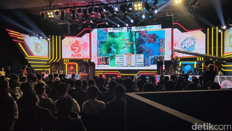Potret Keseruan Nonton Langsung MPL ID S10 di MPL Arena
