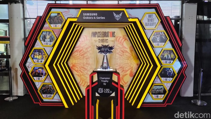 Potret Keseruan Nonton MPL ID S10 Offline di MPL Arena