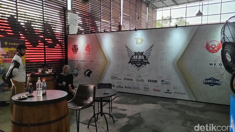 Potret Keseruan Nonton Offline MPL ID S10 di MPL Arena Potret Keseruan Nonton MPL ID S10 Offline di MPL Arena
