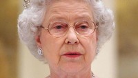 Ratu Elizabeth II berbicara selama Kunjungan Kenegaraan ke Singapura pada tahun 2006.  