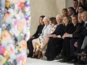 Burberry Batalkan Fashion Show Demi Hormati Ratu Elizabeth II