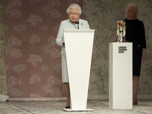 Sosok Asisten Pribadi Ratu Elizabeth Terancam Kena PHK Raja Charles