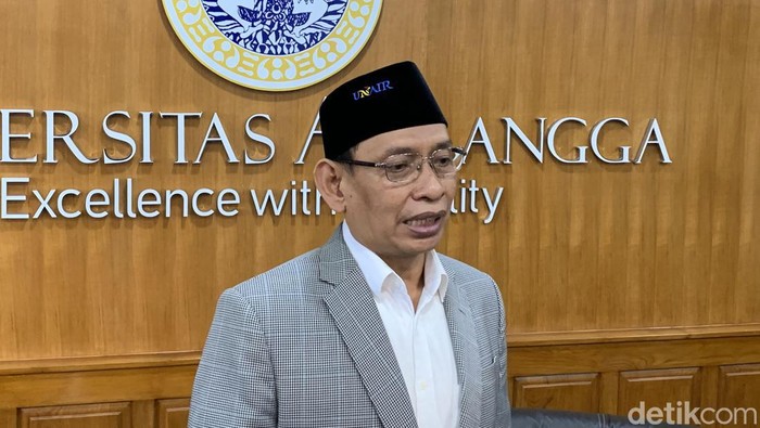 Rektor Unair Prof M Nasih