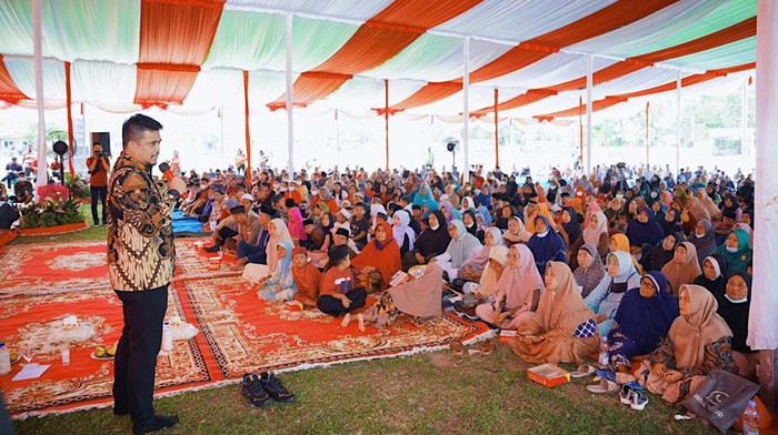 Santunan Modal Usaha untuk Pertumbuhan Ekonomi Wakil Ketum HIPMI Pusat Muhammad Bobby Afif Nasution mengunjungi Kabupaten Serdang Bedagai untuk memberikan modal usaha.
