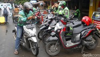 Kenaikan tarif ojol ini dilakukan pemerintah mengingat harga BBM subsidi yang juga sudah lebih dulu naik. 