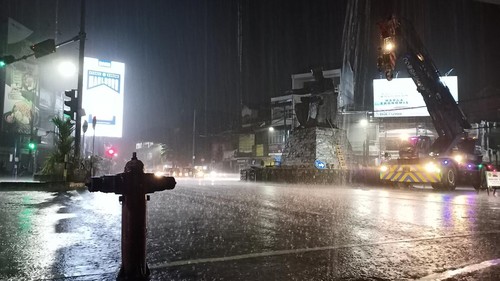 Suasana pemindahan Patung Bung Karno dari bundaran Kediri menuju Taman Bung Karno, Tabanan, Bali, Kamis (8/9/2022).