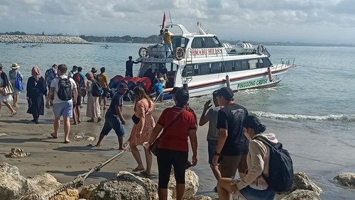 Suasana penyeberangan Sanur-Nusa Penida di kawasan Pantai Sanur, Denpasar, Bali Jumat (9/9/2022)