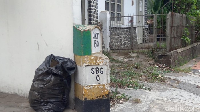 Titik 0 Kilometer di Keluarahan Pasirkareumbi, Kecamatan Subang Kota, Kabupaten Subang.