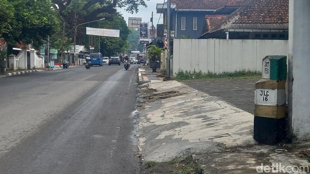 Tugu 0 KM Subang di Pasirkareumbi