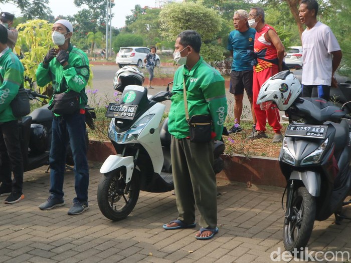 Tukang ojek online di Kudus, Jumat (9/9/2022).