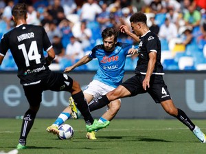 Kvaradona Pamer Skill, Pemain Spezia Jadi Korban Double Nutmeg