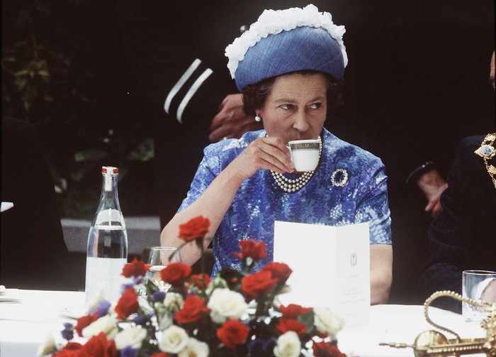 4 Fakta Kebiasaan Minum Teh Ratu Elizabeth II, Jenis hingga Cangkir Favorit