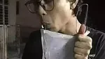 Kocak! 10 Cara Tak Terduga Minum Es Teh ala Netizen