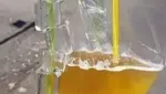 Kocak! 10 Cara Tak Terduga Minum Es Teh ala Netizen