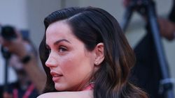 Deretan Cinta Ana de Armas: Aktor, Bos Tinder, sampai Anak Presiden
