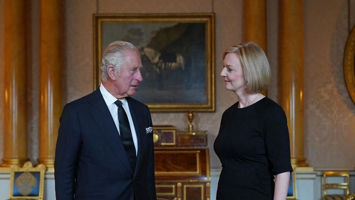 Bertemu PM Inggris, Raja Charles Cerita Momen Wafatnya Ratu Elizabeth