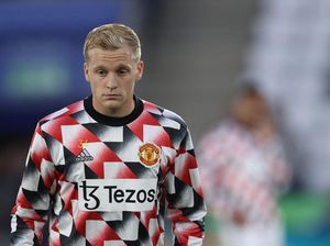Donny van de Beek Berlatih di Lapangan, Sudah Tak Sakit Lagi