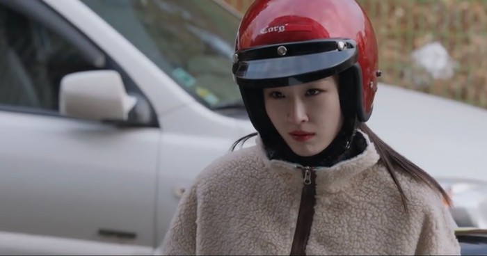 Helm Cargloss retro di drama Korea