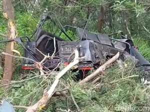 Tragedi Jip Terjun ke Jurang Bromo yang Tewaskan Sopir dan Wisatawan