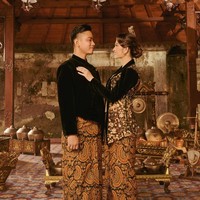 Begini potret mesra Gibran Rakabuming dan Selvi Ananda yang sudah tujuh tahun menikah.Foto: Instagram @riomotret