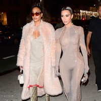 Kim Kardashian hadir sebagai tamu A-list di fashion show koleksi terbaru Fendi dalam rangkaian New York Fashion Week 2022. Foto: GC Images/Gotham