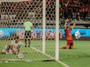 Lupakan Kekalahan Telak, Dewa United Bidik PSM Jadi Pelampiasan