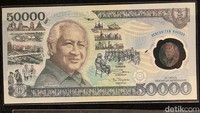 Uang Gambar Pak Harto Mesem. Uang Rupiah pecahan Rp 50.000 ini diterbitkan pada tahun 1995. Dalam uang kertas ini terlihat Preisden Soeharto dengan tulisan Bapak Pembangunan Indonesia. Ukuran uang 152 mm x 76 mm. Uang sudah ditarik pada 21 Agustus 2000 lalu.