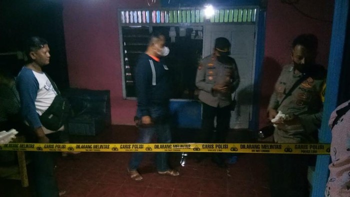 Lansia Ngawi tewas bersimbah darah