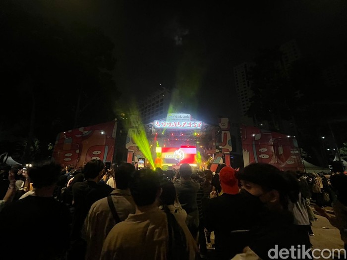 Kemeriahan panggung musik di Localfest 2022.