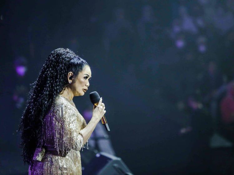 Melihat Lagi Konser 40 Tahun Berkarya Vina Panduwinata