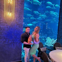 Suaminya sendiri mengaku tidak masalah dengan kebiasaannya bawa-bawa boneka. Tapi sejumlah netizen mengkritik hal tersebut karena dianggap menseksualisasi mainan anak.Foto: Instagram @mimizinhaofficial