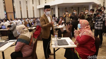 Selain dapat digunakan untuk tryout CPNS/PPPK, CASN Juara menawarkan fitur lainnya seperti soal latihan, perkembangan diri melalui grafik, hingga peringkat. Terdapat lebih dari 5.000 soal di CASN Juara yang dapat diakses kapan pun dan di mana pun secara gratis.