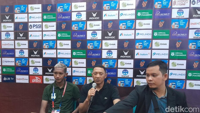 Pelatih PSMS Medan I Putu Gede saat memberikan keterangan usai laga melawan Karo United. (Nizar Aldi/detikSumut)