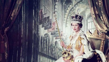 Penobatan resmi Ratu Elizabeth II pada tahun 1953. Foto: (Bored Panda).