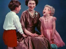 Potret Masa Muda Ratu Elizabeth II yang Berkharisma