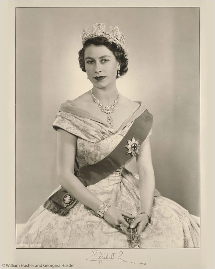 Potret Masa Muda Ratu Elizabate II yang Berkharisma