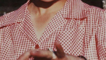 Di sini Ratu Elizabeth II berusia 20 tahun sedang berada di Balmoral. Foto: (Bored Panda).