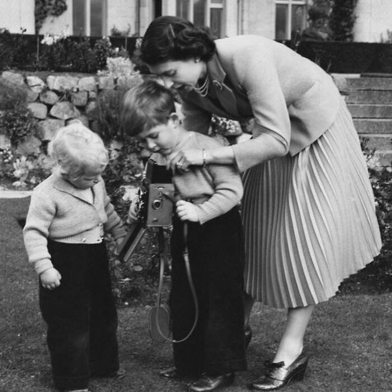 Potret Masa Muda Ratu Elizabate II yang Berkharisma