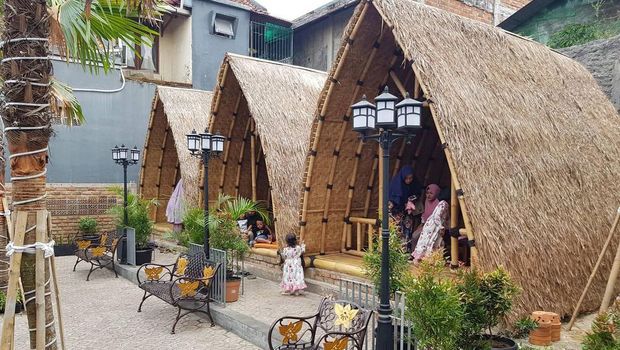 Rumah makan sunda di Sukabumi.