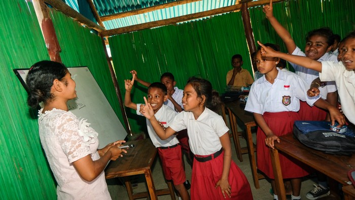 Semangat Anak-anak Pedalaman NTT Belajar di Sekolah