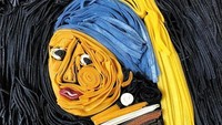 Selain pemandangan, Linda juga handal meniru sosok terkenal. Salah satunya saat pasta buatannya disusun menyerupai Monalisa. Foto: Instagram/saltyseattle