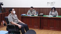 Sementara itu, mantan Wadirkrimum Polda Metro Jaya AKBP Jerry Raymond Siagian telah menjalani sidang kode etik karena dinilai tidak profesional dalam penanganan kasus terkait Brigadir J. AKBP Jerry dihukum pemberhentian tidak dengan hormat (PTDH) dari Polri.Sidang kode etik ini dipimpin langsung oleh Wairwasum Polri Irjen Tornagogo Sihombing. Sidang dimulai sejak Jumat (9/9/2022) sore.  (tangkapan layar YouTube Polri TV)