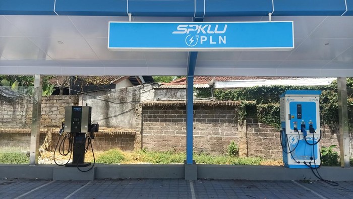 Suasana di SPKLU Hayam Wuruk, Denpasar pada Sabtu (10/9/2022)