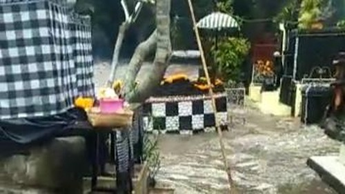 Tangkap layar saat aliran Tukad Yeh Empas meluap dan merendam Pura Dalem Beji di selatan Pura Beji Sudamala, Banjar Dauh Pala, Desa Dauh Peken, pada Jumat (9/9/2022).